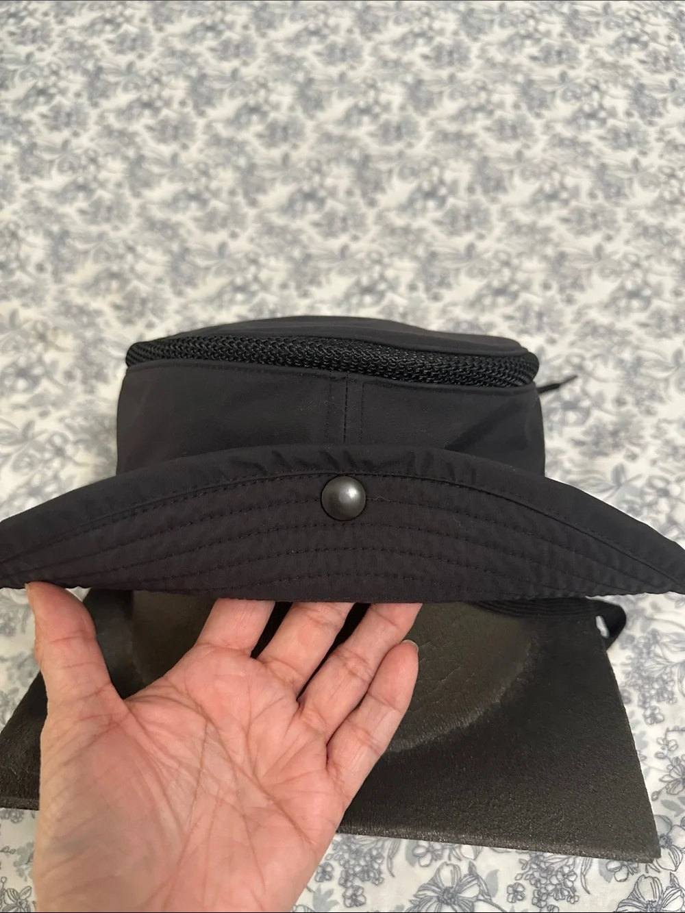 TILLEY Men's-Women’s Black Outdoor Bucket Hat with Chin Straps